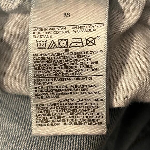 Old Navy Sky-Hi Straight Jeans Size 18 Extra High Rise Distressed Reem Wash - Picture 7 of 9